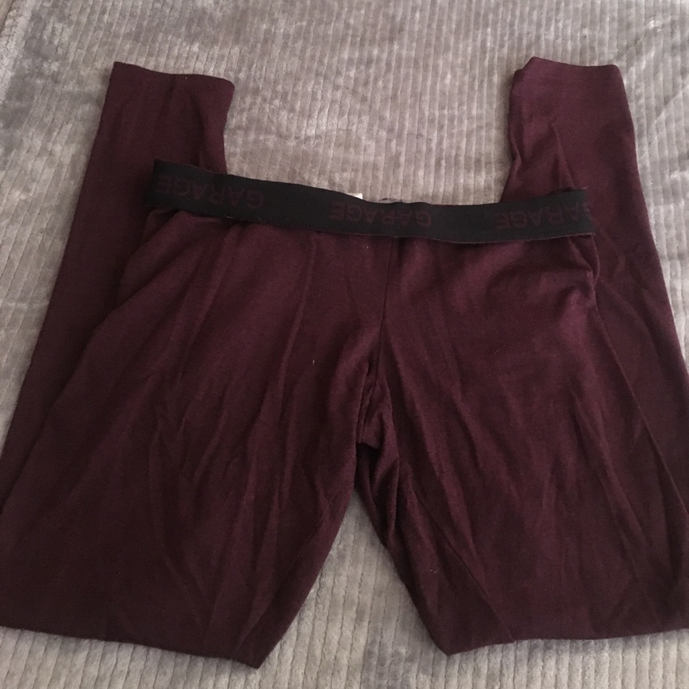 Maroon color garage leggings
